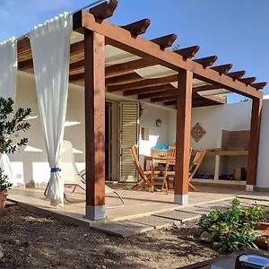 Con Veranda Attrezzata Giardino,vista Mare Carloforte (Isola di San Pietro)